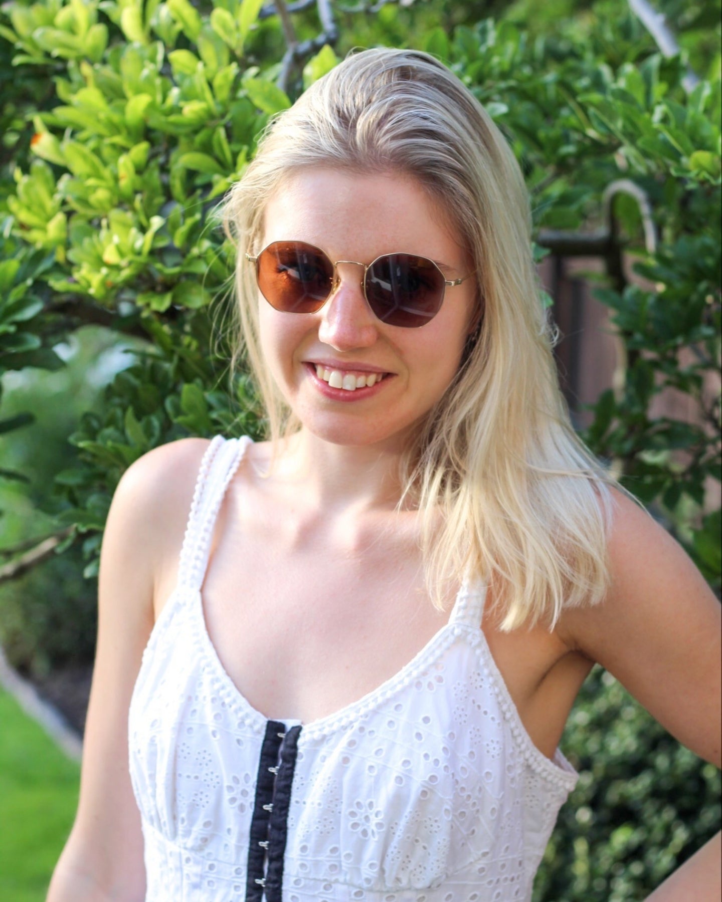 Amy Lee wearing Ozzy glasses by Framesfoundry